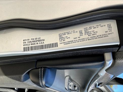 Certified 2023 Jeep Grand Cherokee Limited image 28