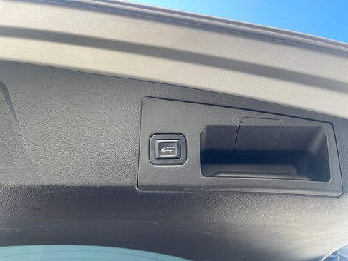 Used 2017 Cadillac XT5 Luxury image 7