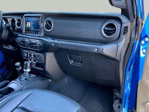 Used 2022 Jeep Wrangler Unlimited Rubicon 4xe AWD/4WD image 19