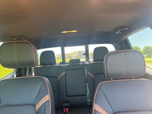 Used 2024 GMC Canyon AT4 w/ AT4 Premium Package AWD/4WD image 16