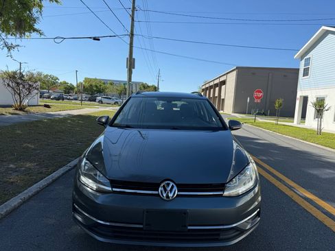Used 2019 Volkswagen Golf S FWD image 1