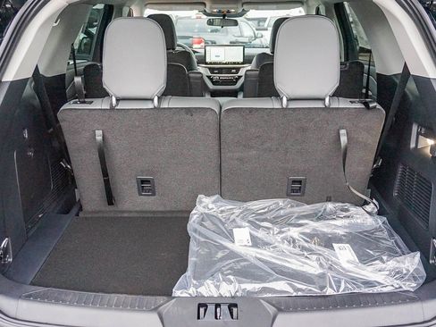 New 2026 Ford Explorer Active w/ Active Comfort Package image 24