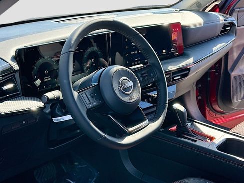 New 2026 Nissan Kicks SR w/ Cold Weather Package image 4