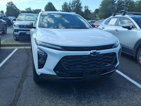 Used 2024 Chevrolet Trax ACTIV w/ Sunroof Package FWD image 9
