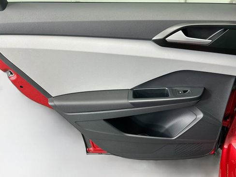 Certified 2023 Volkswagen Taos SE w/ Panoramic Sunroof Package image 24