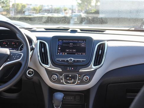 Used 2023 Chevrolet Equinox LT image 17