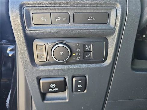 Used 2023 Ford F150 Lariat w/ Max Trailer Tow Package image 19