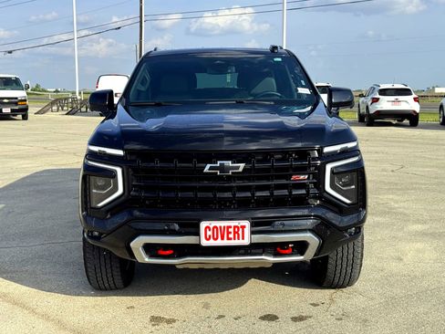 Used 2025 Chevrolet Suburban Z71 image 3