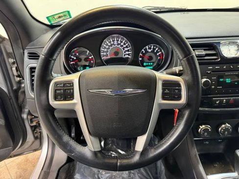 Used 2014 Chrysler 200 Limited image 11