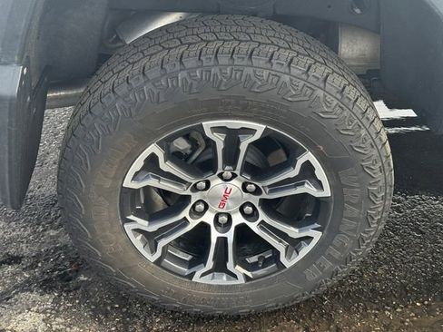 Used 2024 GMC Canyon AT4 w/ LPO, Off Road Lift Package AWD/4WD image 12