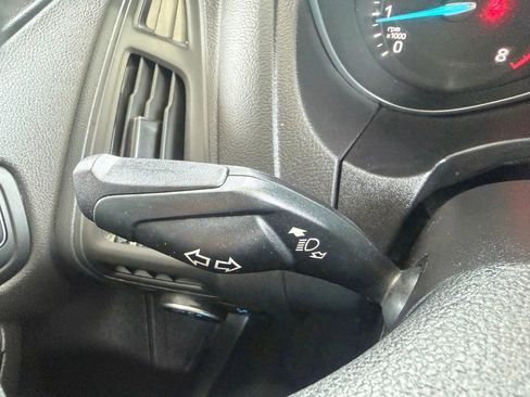 Used 2017 Ford Focus SE image 9