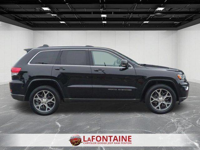 Used 2018 Jeep Grand Cherokee Limited AWD/4WD image 6