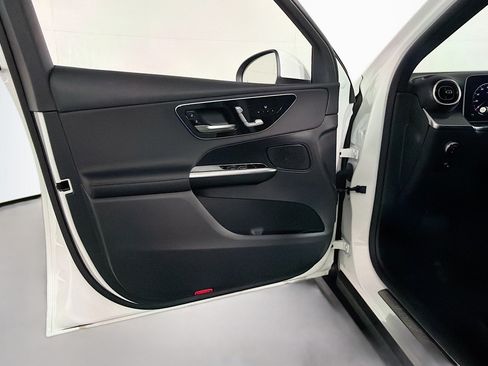 Used 2026 Mercedes-Benz GLC 300 image 22