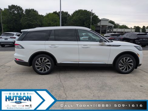 New 2025 Lincoln Aviator 2WD w/ Equipment Group 101A image 5