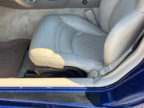 Used 2004 Chevrolet Corvette Convertible w/ Preferred Equipment Group RWD image 13
