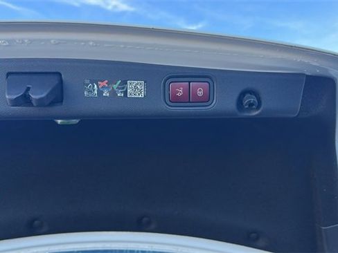 Certified 2023 Mercedes-Benz E 350 4MATIC Sedan image 36