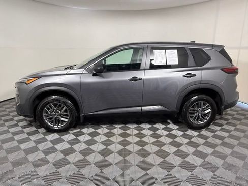 Used 2025 Nissan Rogue S AWD/4WD image 3