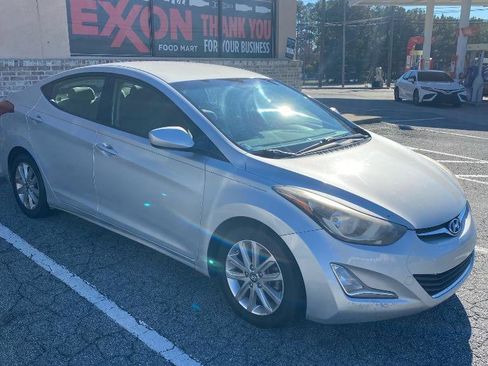 Used 2015 Hyundai Elantra SE w/ Option Group 02 image 3