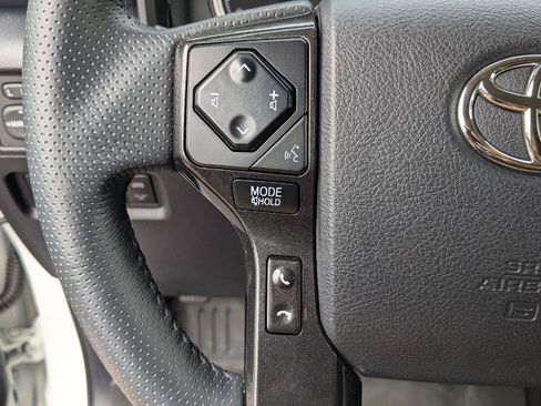 Used 2020 Toyota 4Runner Venture w/ Moonroof Package AWD/4WD image 22
