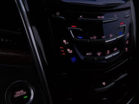 Used 2019 Cadillac Escalade Luxury image 26