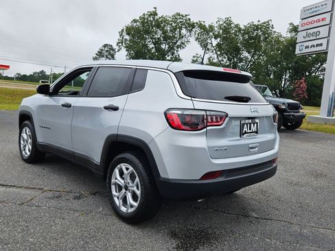 New 2025 Jeep Compass Sport image 7