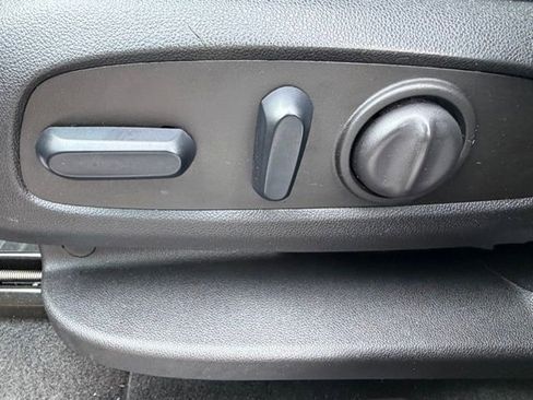 Certified 2023 Chevrolet Equinox RS image 28