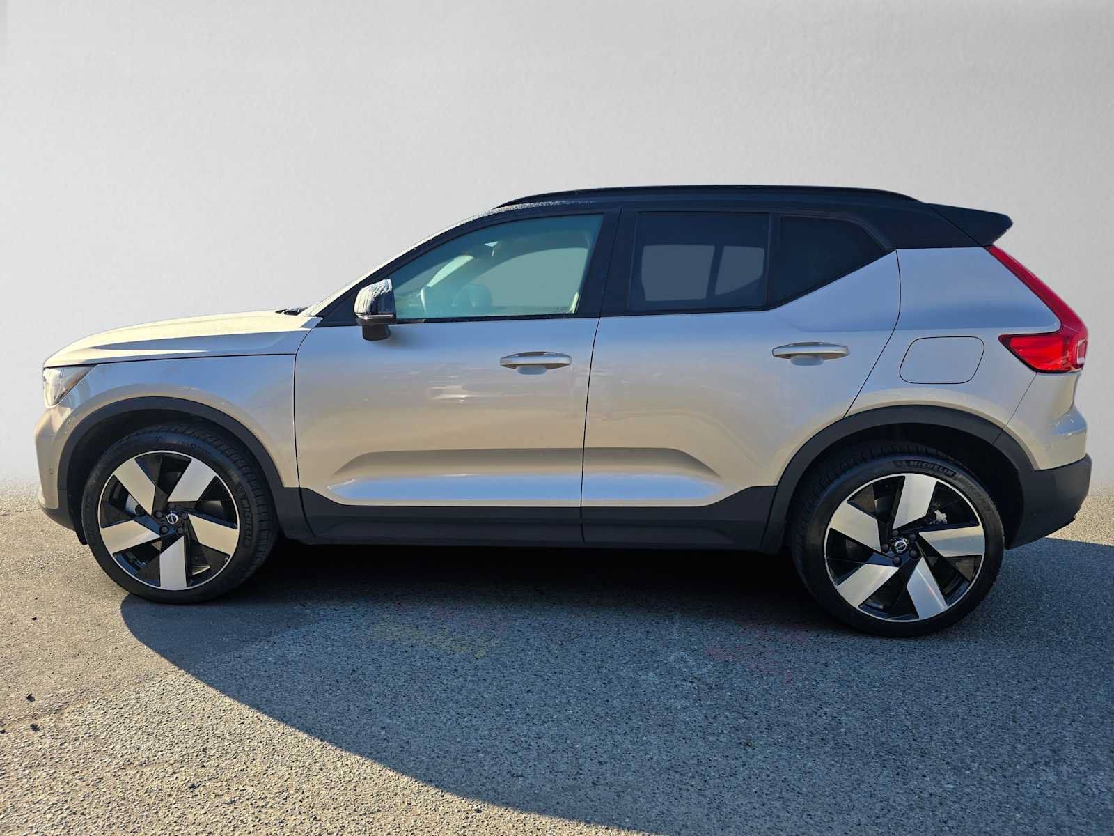 Certified 2023 Volvo XC40 Recharge Ultimate AWD/4WD image 7