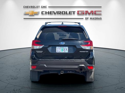 Used 2019 Subaru Forester Premium w/ Popular Package #1 AWD/4WD image 4