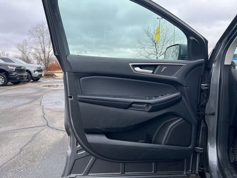 Used 2023 Ford Edge SEL image 8
