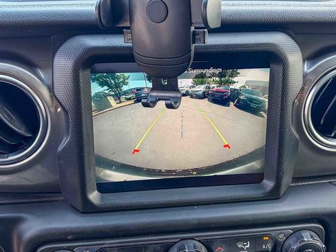 Used 2021 Jeep Wrangler Unlimited Sahara AWD/4WD image 23