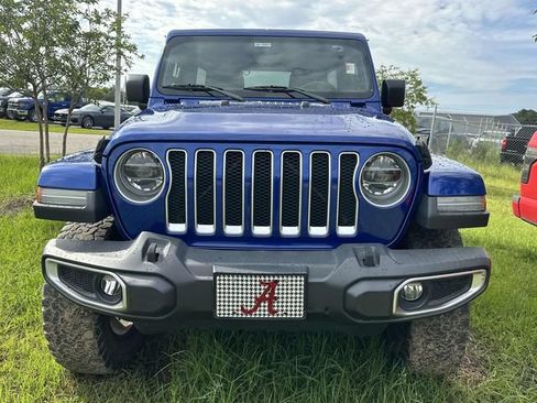 Used 2018 Jeep Wrangler Unlimited Sahara AWD/4WD image 13