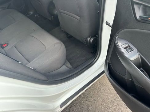 Used 2018 Chevrolet Malibu LS image 12