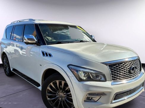 Used 2016 INFINITI QX80 4WD w/ Deluxe Technology Package image 3