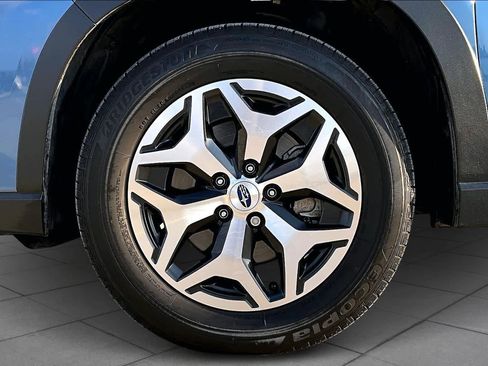 Used 2023 Subaru Forester Premium image 9
