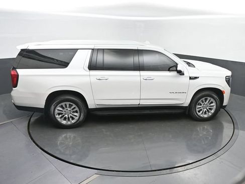 Used 2024 GMC Yukon XL SLT w/ SLT Luxury Package AWD/4WD image 43