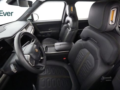 Used 2023 Rivian R1T Adventure image 4