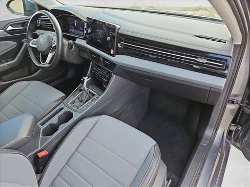 Used 2025 Volkswagen Jetta SE FWD image 19