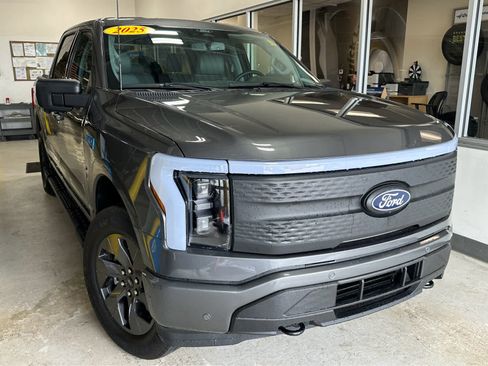 Used 2025 Ford F150 Lightning Flash AWD/4WD image 2