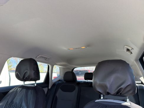 Used 2023 Volkswagen Taos S image 3