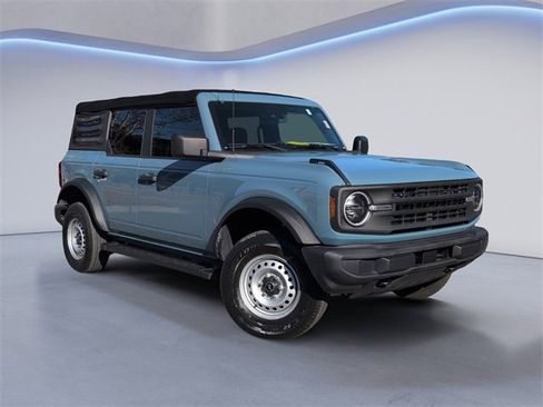 Used 2022 Ford Bronco 4-Door image 2