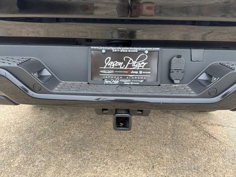 Used 2025 RAM 1500 Big Horn AWD/4WD image 16