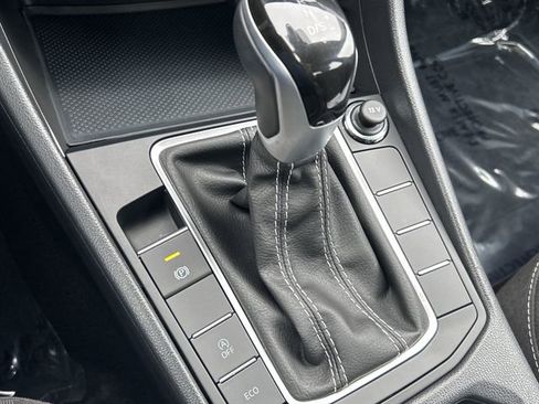 Certified 2024 Volkswagen Jetta S FWD image 16