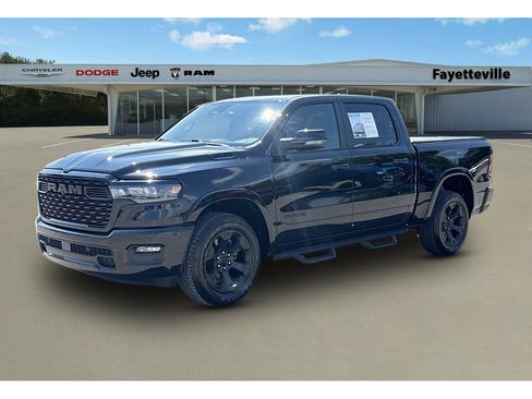 Used 2025 RAM 1500 Big Horn AWD/4WD image 7