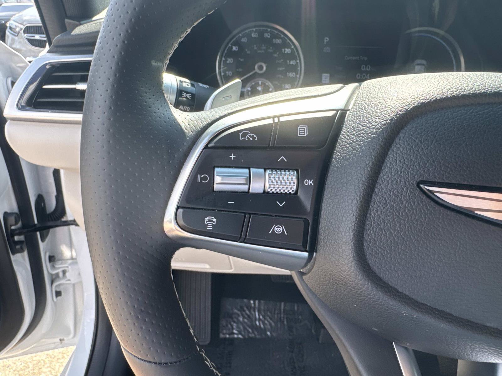 Used 2025 Genesis G70 2.5T RWD image 21