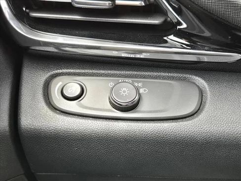 Used 2025 Buick Envista Sport Touring FWD image 16