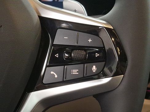 Used 2025 BMW 330i xDrive Sedan w/ Premium Package image 17