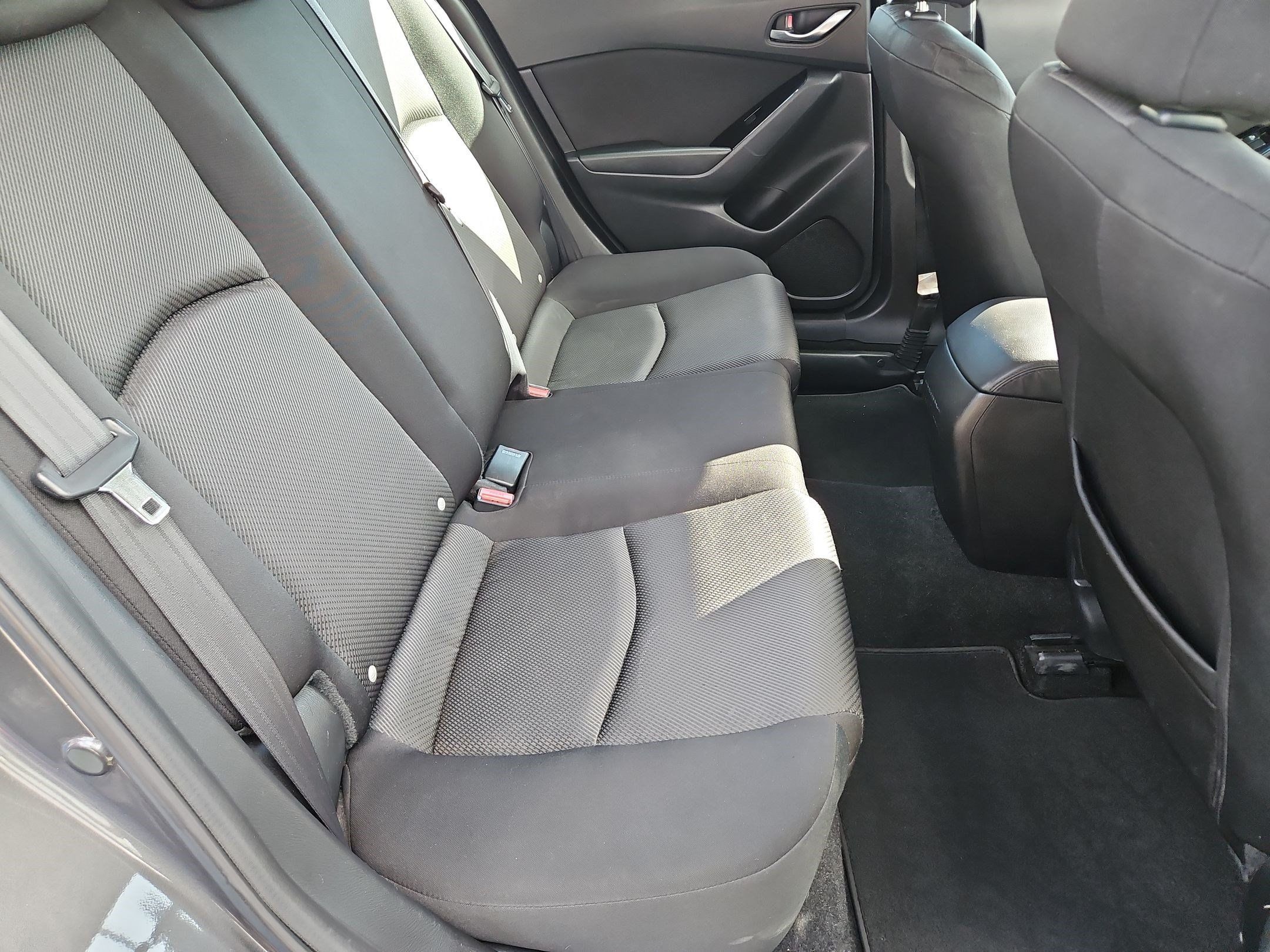Used 2017 MAZDA MAZDA3 Sport FWD image 26