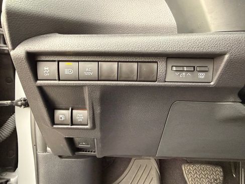 Used 2024 Toyota Sienna XLE Woodland Edition AWD/4WD image 21
