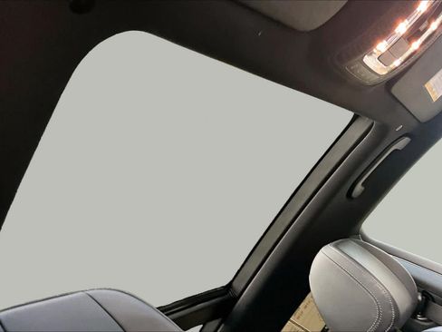 Used 2021 Mercedes-Benz GLS 580 4MATIC image 14