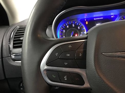 Used 2023 Chrysler 300 Touring RWD image 32
